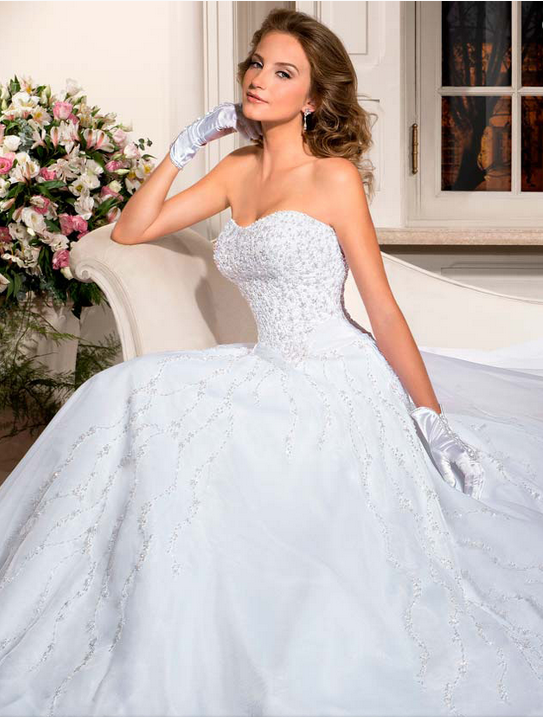 vestido de noiva simples estilo princesa